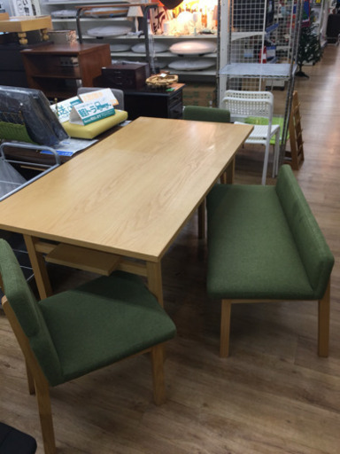 取りに来られる方限定！SIEVEのベンチダイニング4点セットです！