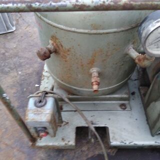 エアーコンプレッサー　　100V