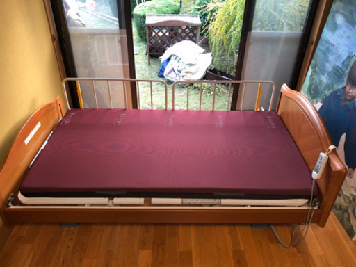 出ました美品！介護用リクライニングベッド！パラマウントベッド