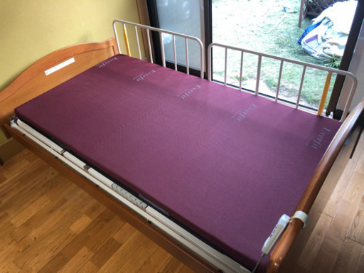 出ました美品！介護用リクライニングベッド！パラマウントベッド
