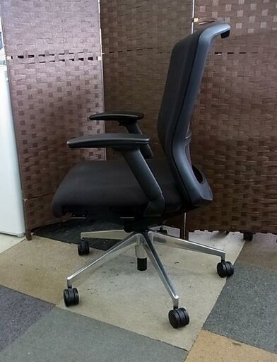内田洋行 オフィスチェア エルフィ 2016年 ハイバック ELA2-00B ブラック ウチダ Elfie 肘付き OAチェア いす 
