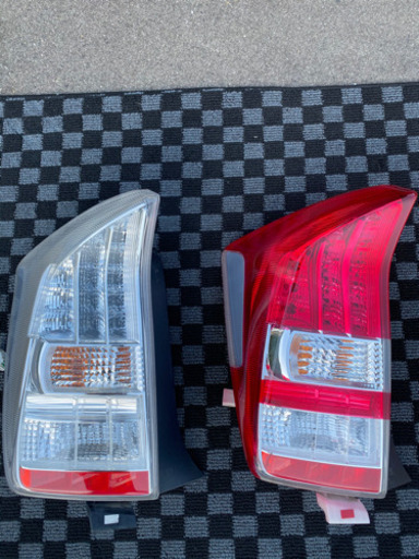 30プリウス！純正テールランプレッド塗装加工！