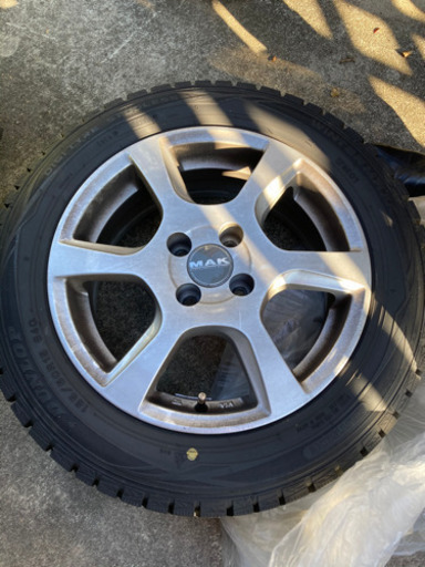 値下げ！フィアット500用　15インチ　スタッドレスタイヤ　1シーズンのみ使用