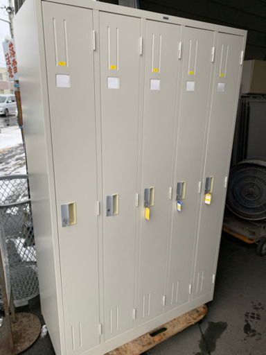 値下げしました　5人用　更衣ロッカー　中古　※横幅サイズ注意