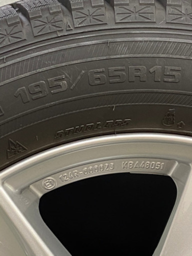 スタッドレスタイヤ　新品