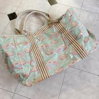 激カワ🍎FOPPISH🐰大きめトートバッグ✨ビニール素材🍀雨でも大丈夫✳️の画像