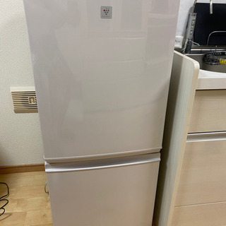 赤坂まで取り来れる方！ シャープ 冷蔵庫 137L ベージュ