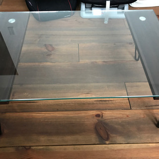 ガラステーブル