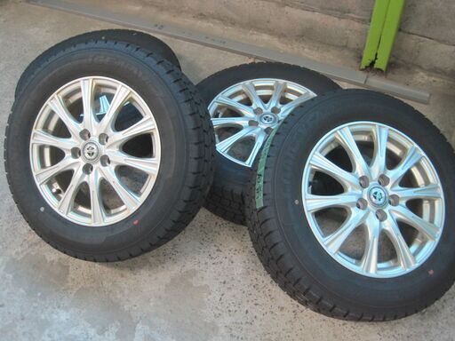 30プリウスで使用　15インチスタッドレスタイヤセット