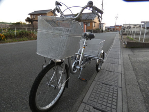 大人用　三輪車　ほぼ未使用