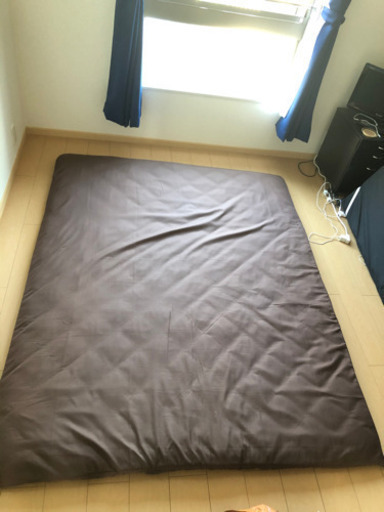ほぼ新品　クイーンサイズ　マットレス兼敷布団