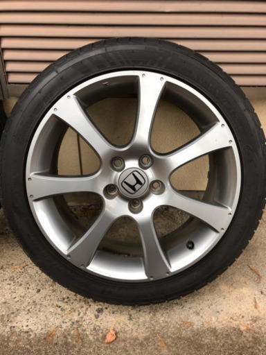 18インチアルミホイールとタイヤ4本セット