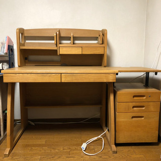 【終了しました】学習机　A   椅子もお付けします