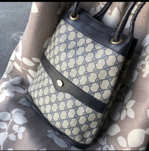 極美品 GUCCI グッチ GGキャンバス 縦長 巾着 巾着バッグ 有名 高級 ブランド きれい おすすめ おしゃれ かばん