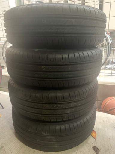 ホンダフリード  純正タイヤ　185/65R15 《新品同様》