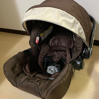 0〜1才チャイルドシート(ベビーシート)　座席取り外し可能