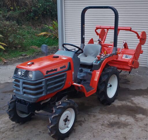 鹿児島発　クボタ13馬力　ディーゼルトラクターGB13　タイヤ前輪二本新品交換済み　倍速ターン