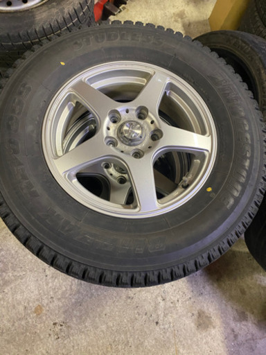 テリオスキッド外径アップ　195/80R15 スタッドレス　アルミホイール
