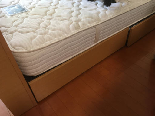 シモンズ　セミダブルベッド　