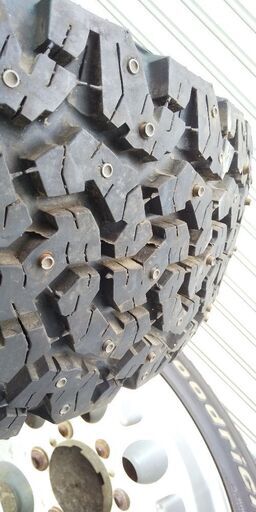 ほぼバリ溝 カップピン入りSUV向けタイヤ  31x10.50R15