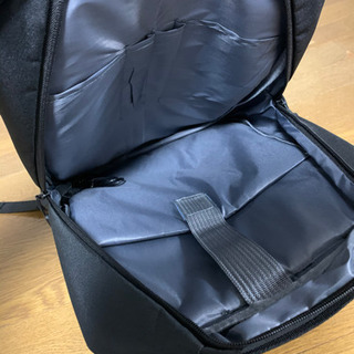 ラップトップusbコード付きバックパックの画像