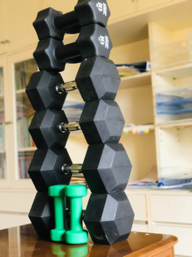 ダンベルセット（20kg×2, 15kg×2, 10kg×2, 2kg×2）