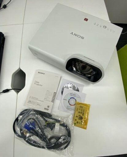 【美品】ソニープロジェクター　VPL-SW235　ホームシアターにも♪