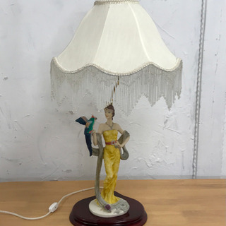 エレガントなテーブルランプ　① 値下げしました❗️エレガントなテーブルランプ①