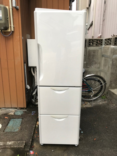 【清掃済】日立　3ドア製氷機能付き冷蔵庫　R-S31VMV 305L 2006年製