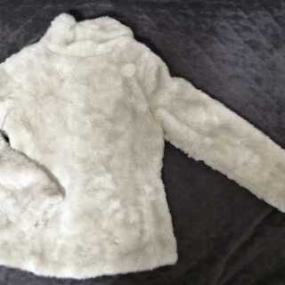 【良品】Ｈ＆Ｍ　フェイクファーコート　ベージュ系　サイズ　EUR34 ハーフコートの画像