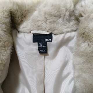 【良品】Ｈ＆Ｍ　フェイクファーコート　ベージュ系　サイズ　EUR34 ハーフコートの画像