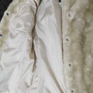 【良品】Ｈ＆Ｍ　フェイクファーコート　ベージュ系　サイズ　EUR34 ハーフコートの画像