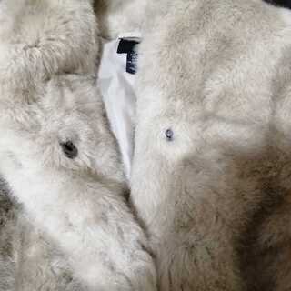 【良品】Ｈ＆Ｍ　フェイクファーコート　ベージュ系　サイズ　EUR34 ハーフコートの画像