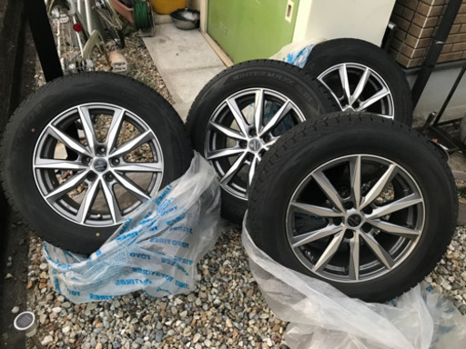 ２０１６年製‼️バリミゾ‼️２２５／６５／１７インチ‼️スタッドレス　エンケイ製　アルミ付４本セット‼️5穴