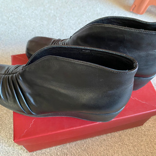 新品未使用皮ショートプーツ