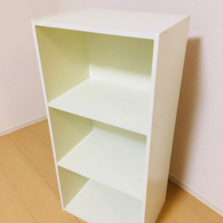 【交渉中】白色3段カラーボックス棚　２つあります！の画像
