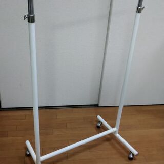 パイプハンガー（可動式、衣装掛け）　取りに来てくださる方無料であ...