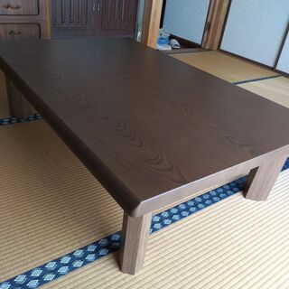 栓の突板を使用した幅120cmの軽量座卓。折れ脚和風 和モダン