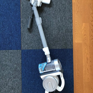 アイリスオーヤマ　コンパクト掃除機の画像
