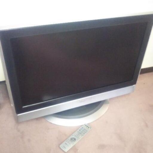 苫小牧から！ビクター 32型液晶テレビ 2005年製 動作品 一部割れあり