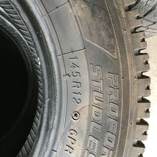 145R12-6プライ　スタッドレスタイヤ