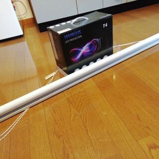 WIMIUS LEDプロジェクター HD 1280*800 3200ルーメン 1080Pサポート HDMIケーブル付属 日本語説明書 パソコン/USB/スマホ/タブレット/ゲーム機など接続可能（T4 ホワイト)の画像