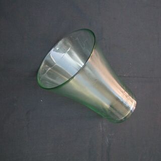 ガラス製花器の画像