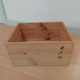 ワインの木箱の画像