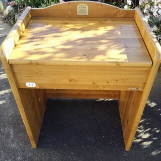 鏡台(ドレッサー）差し上げます。