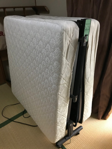 折り畳み式電動ベッド