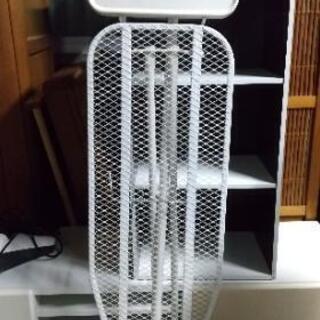 【中古品】金属製折り畳みアイロン台