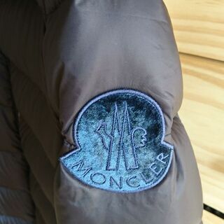 MONCLER(モンクレール)ライトダウンの画像
