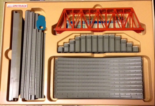 古い鉄道模型セット。気動車 連結車両 有り。ペイフリ。