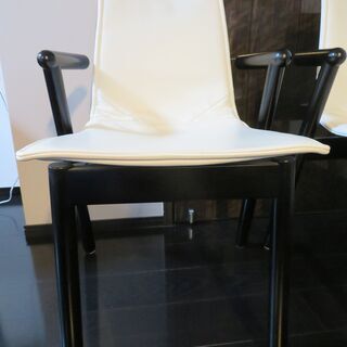 Cassina 本革ダイニングチェアー2脚の画像